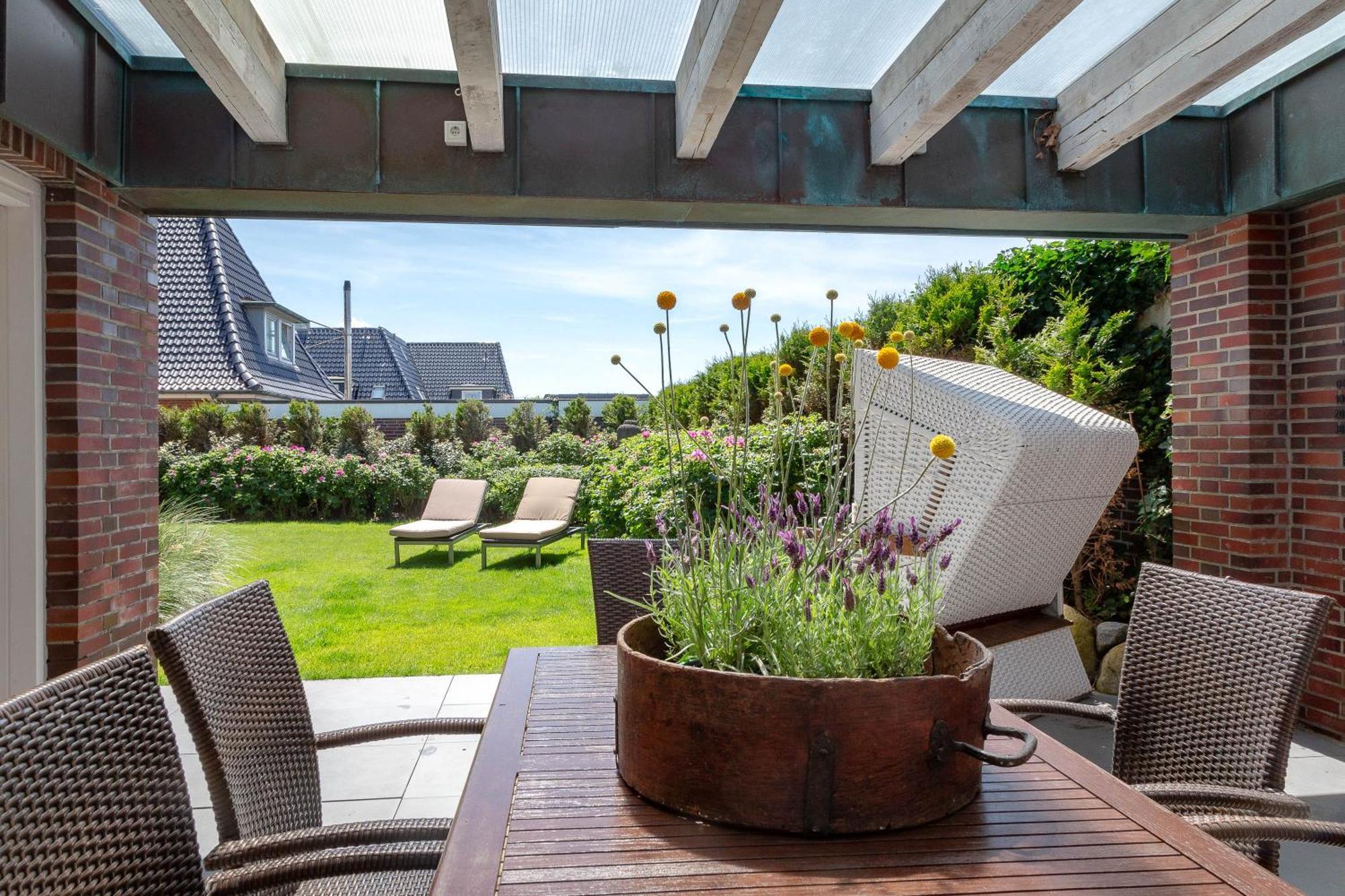 Strand Cottage *